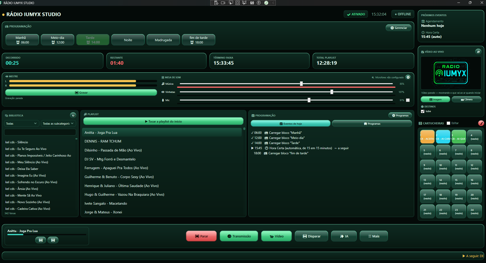 Tela principal do Rádio Iumyx Studio com playlist e players
